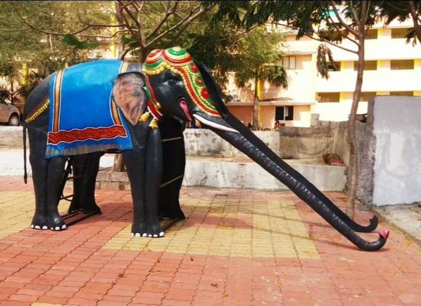 UNITED ELEPHANT SLIDE